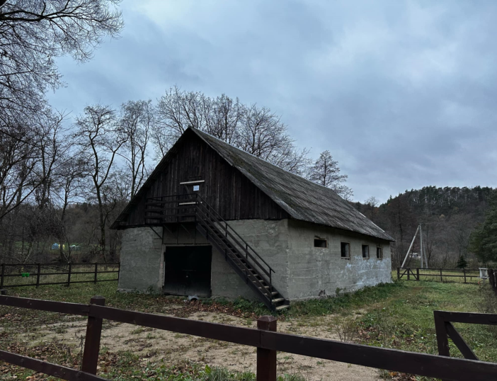 PAVILNIŲ IR VERKIŲ REGIONINIŲ PARKŲ DIREKCIJA VIEŠO KONKURSO BŪDU NUOMOJA NEKILNOJAMĄJĮ TURTĄ, ESANTĮ PŪČKORIŲ G. 5A, VILNIUJE